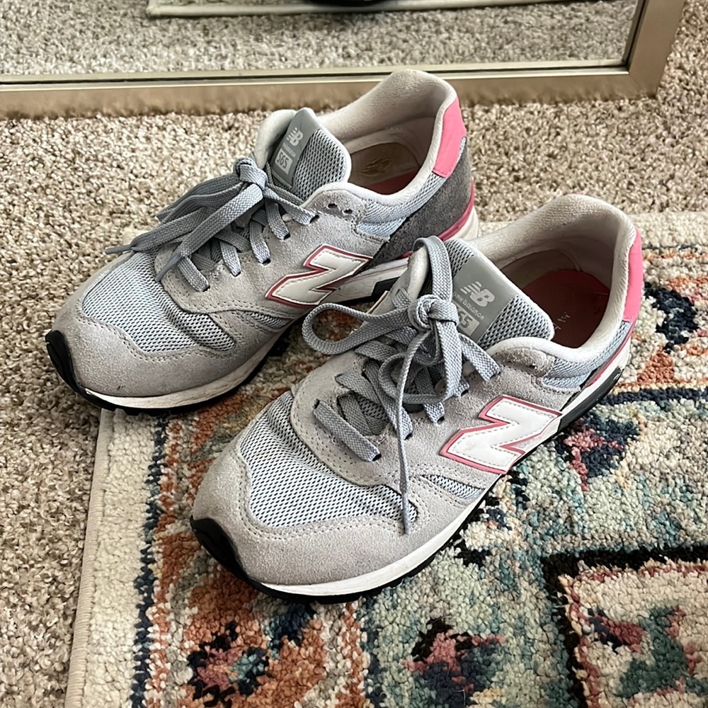 New Balance 565 tennis shoe